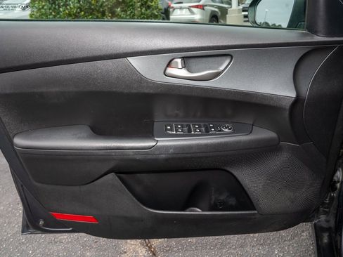 Used 2020 Kia Forte LXS image 10