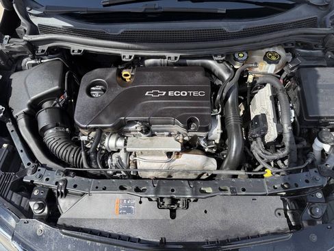 Used 2017 Chevrolet Cruze Premier FWD image 9