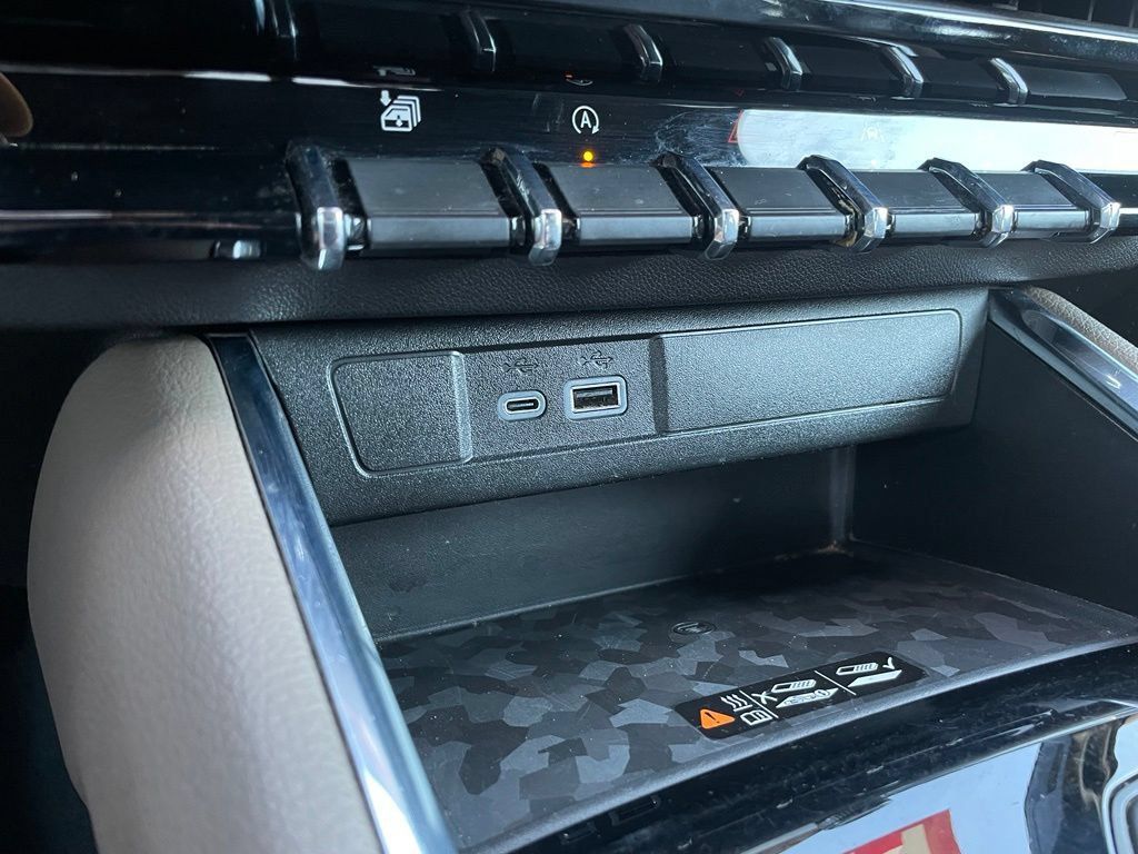 Used 2024 GMC Canyon Denali AWD/4WD image 19