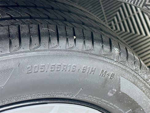 Used 2024 Toyota Corolla LE image 30