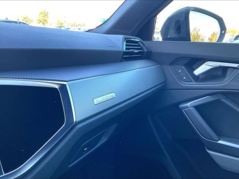 Certified 2025 Audi Q3 2.0T Premium w/ Convenience Package image 32