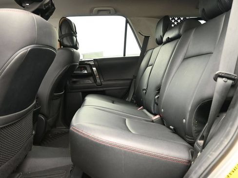 Used 2021 Toyota 4Runner TRD Off-Road Premium AWD/4WD image 10