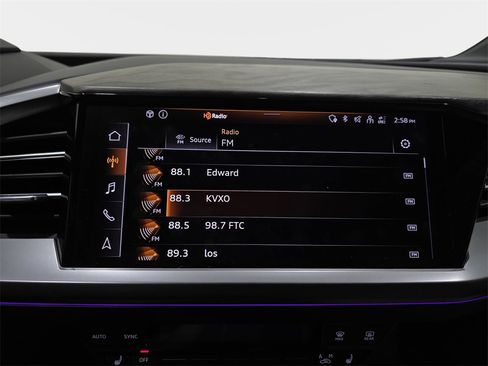 Used 2024 Audi Q4 e-tron Premium Plus w/ Premium Plus image 19