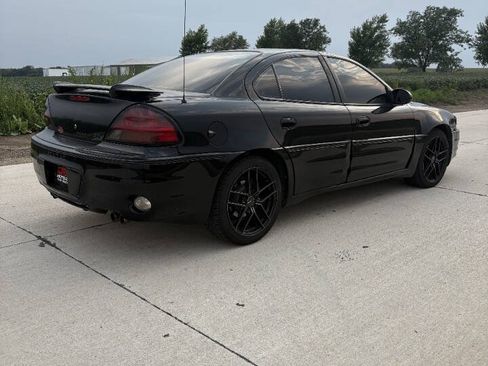 Used 2004 Pontiac Grand Am GT FWD image 4