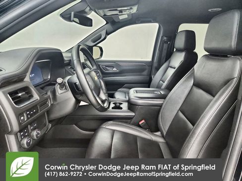 Used 2024 Chevrolet Suburban LT image 18