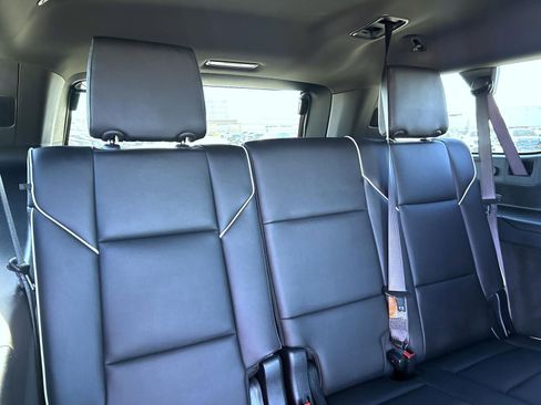 Certified 2025 Cadillac Escalade ESV Sport AWD/4WD image 21