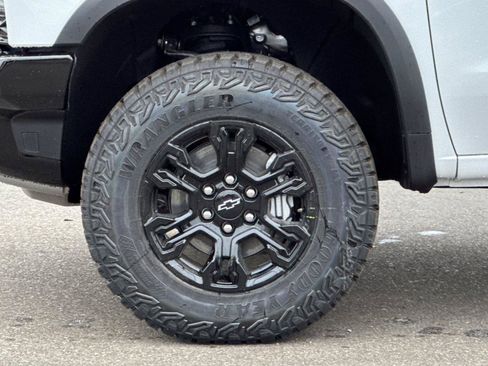 New 2026 Chevrolet Silverado 1500 ZR2 AWD/4WD image 36