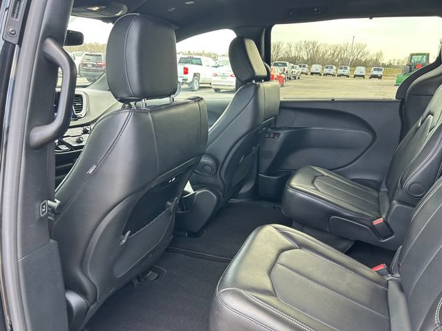 Used 2025 Chrysler Pacifica Select FWD image 46