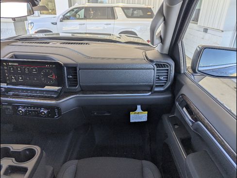 New 2026 GMC Sierra 1500 SLE w/ X31 Off-Road Package image 4