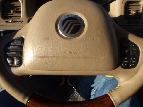 Used 2004 Mercury Grand Marquis LS image 20