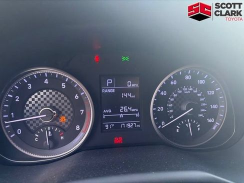 Used 2019 Hyundai Elantra SE w/ Cargo Package FWD image 3