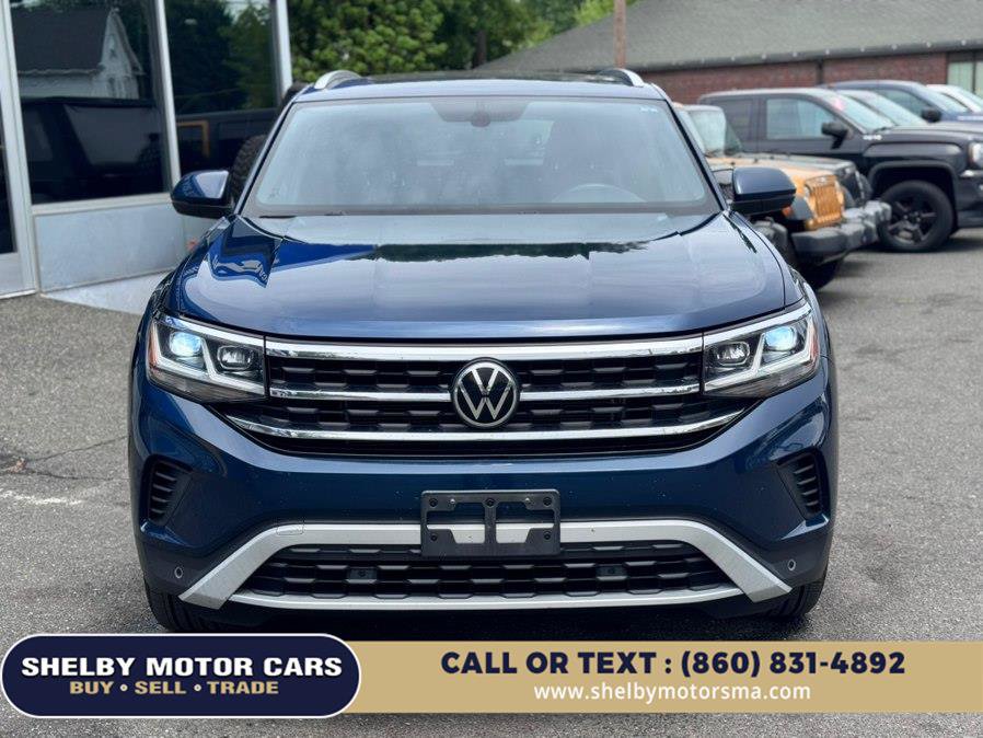 Used 2022 Volkswagen Atlas Cross Sport SE AWD/4WD image 2