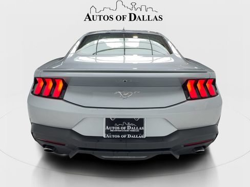 Used 2025 Ford Mustang Premium RWD image 10