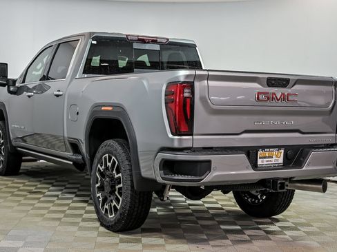 New 2026 GMC Sierra 2500 Denali w/ Denali Reserve Package AWD/4WD image 4