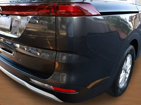 Used 2024 Kia Carnival LX FWD image 13