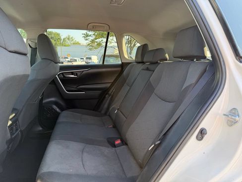 Used 2020 Toyota RAV4 XLE FWD image 26