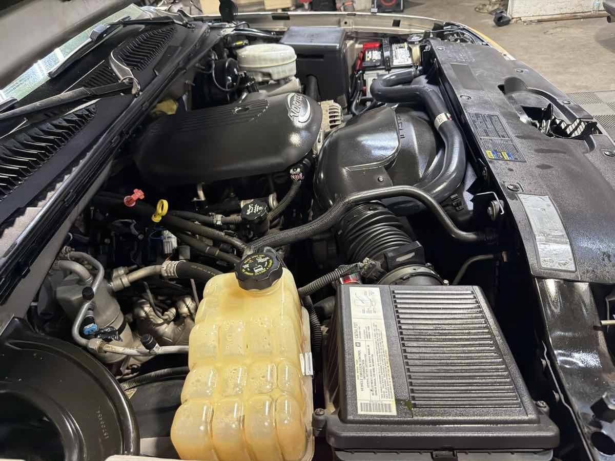 Used 2004 Chevrolet Silverado 1500 4x4 Crew Cab w/ Z71 Convenience Package 2 image 25