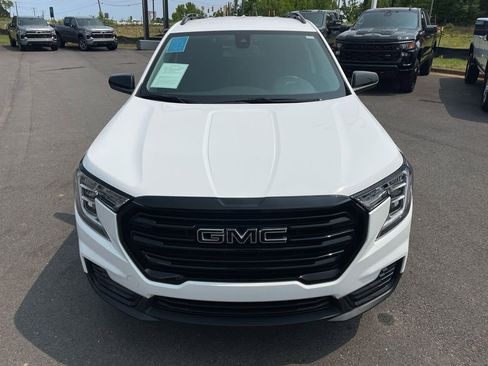 Used 2022 GMC Terrain SLE w/ Driver Convenience Package image 8