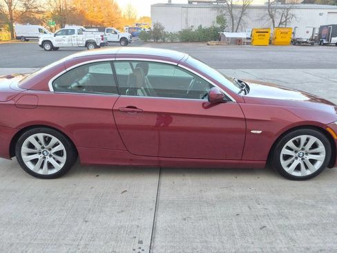 Used 2013 BMW 328i Convertible image 8