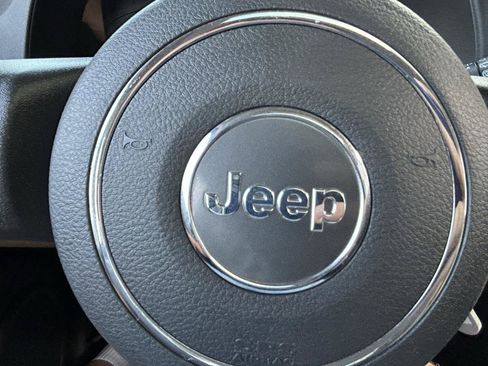 Used 2017 Jeep Patriot High Altitude AWD/4WD image 21