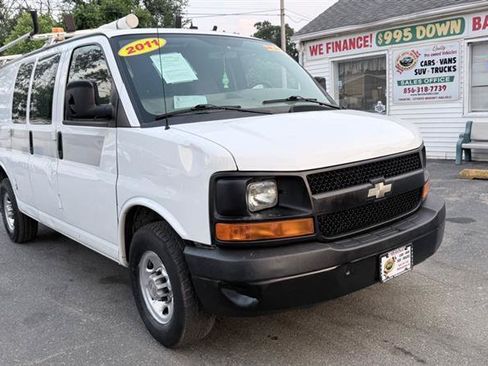 Used 2011 Chevrolet Express 2500 RWD image 4