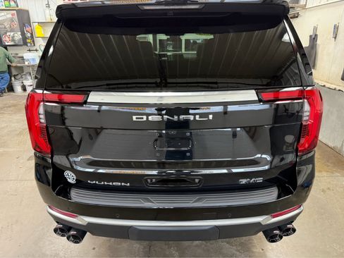 Used 2025 GMC Yukon Denali w/ Sun & Power Step Package image 6