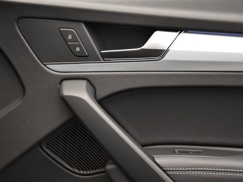 Certified 2025 Audi Q5 2.0T Premium Plus image 46