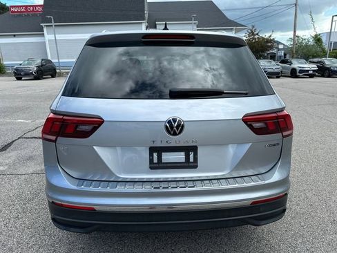 Certified 2023 Volkswagen Tiguan SE w/ Panoramic Sunroof Package AWD/4WD image 8