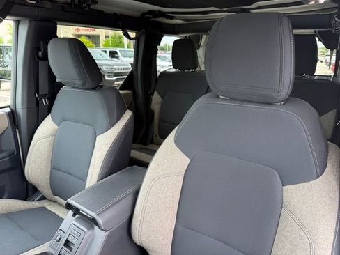 Used 2025 Ford Bronco Big Bend AWD/4WD image 12