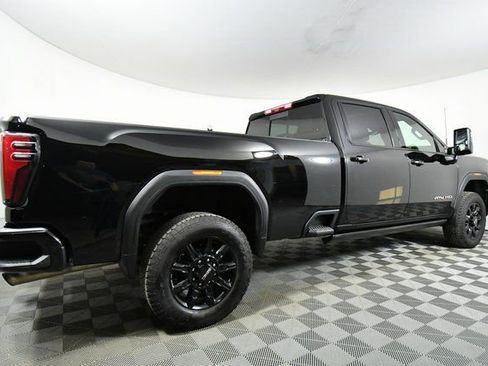Used 2024 GMC Sierra 2500 AT4 w/ AT4 Premium Plus Package image 10