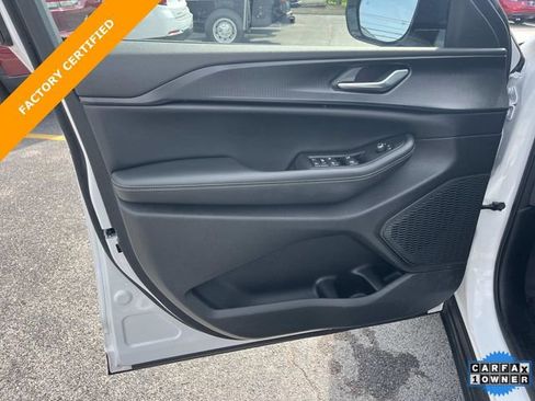 Certified 2024 Jeep Grand Cherokee Altitude AWD/4WD image 24