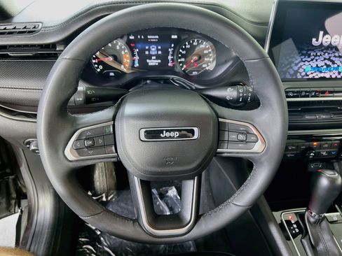 Used 2023 Jeep Compass Latitude w/ Convenience Group AWD/4WD image 11