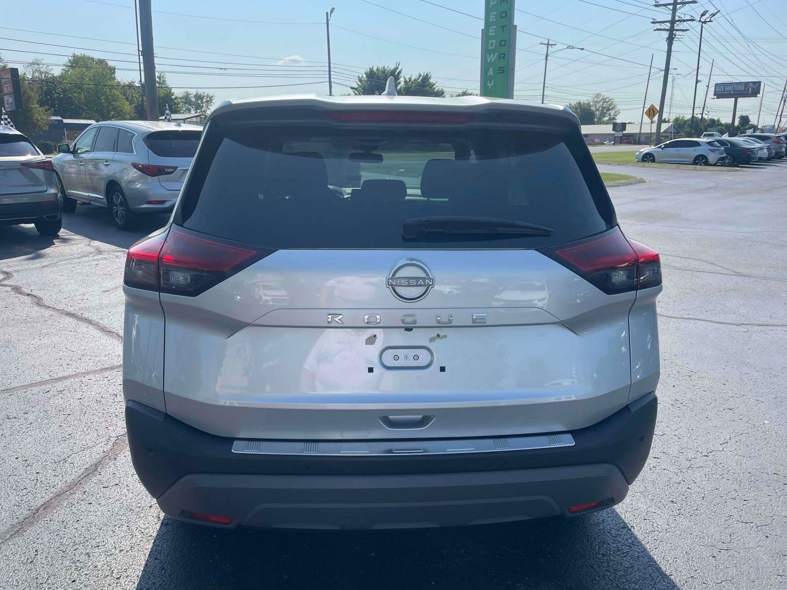 Used 2023 Nissan Rogue SV FWD image 6
