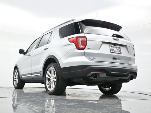 Used 2018 Ford Explorer XLT w/ Equipment Group 202A AWD/4WD image 53