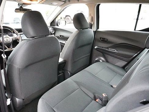 Used 2024 Nissan Kicks S image 17