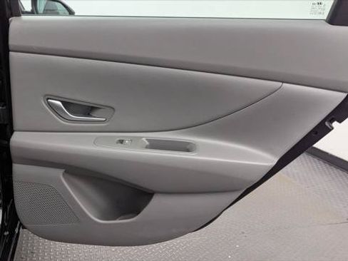 Used 2025 Hyundai Elantra SEL FWD image 19