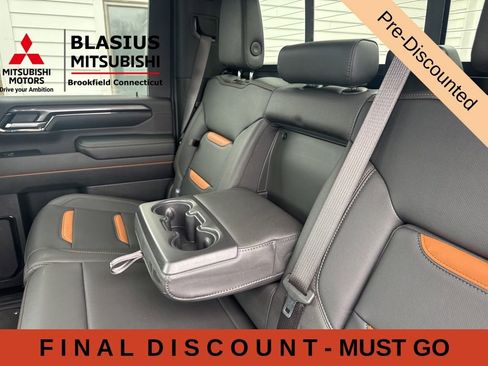 Used 2025 GMC Sierra 2500 AT4 w/ AT4 Premium Plus Package AWD/4WD image 42