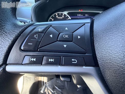 Used 2025 Nissan Altima 2.5 SV AWD/4WD image 22