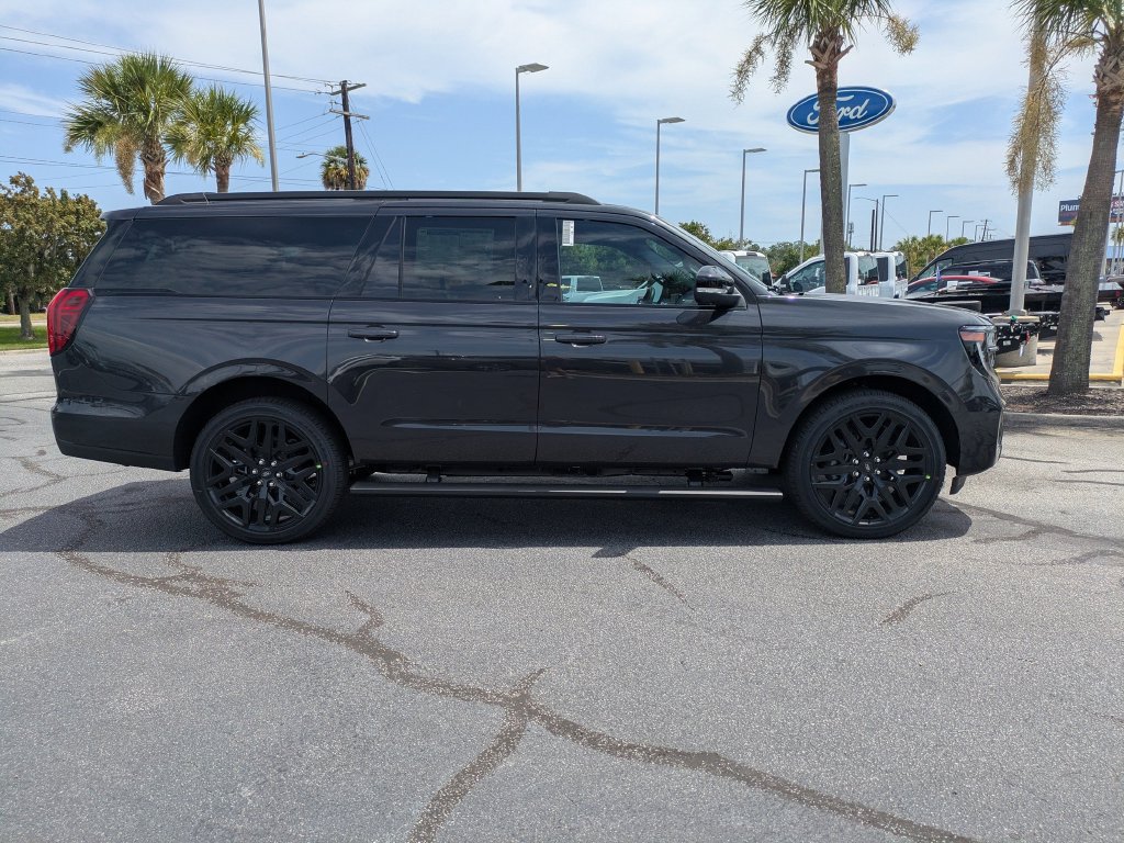 New 2027 Ford Expedition Max Platinum w/ Stealth Performance Package AWD/4WD image 3