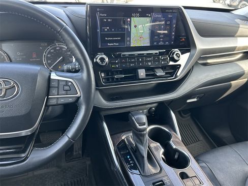 Used 2022 Toyota Highlander Limited image 20