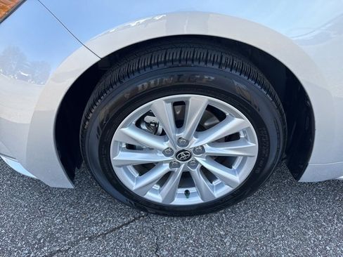 Used 2025 Toyota Corolla LE image 30