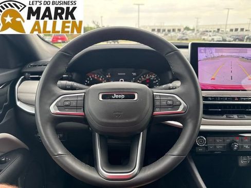 Used 2025 Jeep Compass Limited AWD/4WD image 11