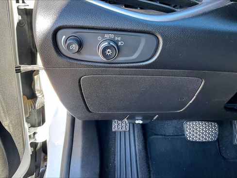 Used 2020 Chevrolet Malibu LS image 29