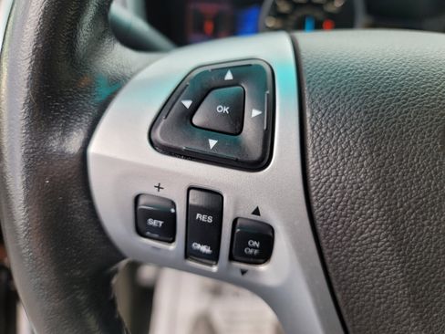 Used 2013 Ford Explorer XLT image 17