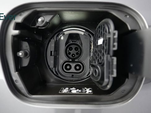 Used 2022 Mercedes-Benz EQB 350 4MATIC image 10