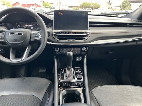 Used 2024 Jeep Compass Trailhawk image 17