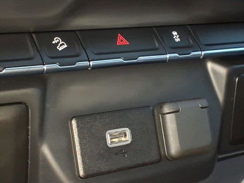 Used 2020 Chevrolet Silverado 1500 Custom Trail Boss image 18