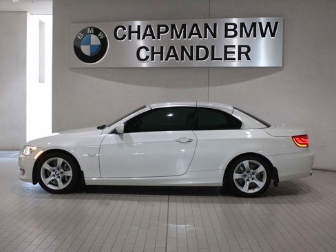 Used 2012 BMW 335i Convertible image 4