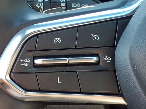 Used 2025 Chevrolet Equinox ACTIV AWD/4WD image 24