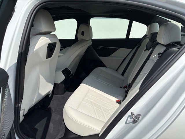 Certified 2024 BMW 530i xDrive w/ Premium Package AWD/4WD image 11